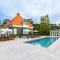 Oakvale Villa Sand