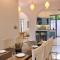 New and spacious villa with 3 private bedrooms and swimming pool, 5 minutes to Han river, free parking - دا نانغ