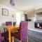 Wykebeck Mount by Our Home Short Stays stunning new build property with plenty of room free parking and fast WiFi - Killingbeck