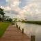 Waterfront Home with dock, sleeps 10 - Shoreline Park