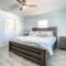Bikini Top Duplex with Pool ~ 2 Minutes from Beach Flagler Avenue - New Smyrna Beach