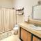 Cómoda Habitación con Baño en Pasillo