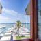 Elegant apartment in San Vincenzo with a sea view