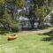 Wisteria Cottage on the Lagoon/Beach