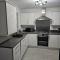 Superb 3 Bed Home Away from Home in Glasgow, just off M8 with free parking - Steps