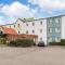 B&B HOTEL Colmar Vignobles Ouest - 万泽内姆
