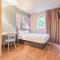B&B HOTEL Colmar Vignobles Ouest - 万泽内姆