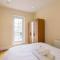 Bright and Quiet 2-bed 2-bath with Great Patio - London