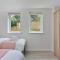 OnSiteStays - Contemporary 2 Bed Apt with Ensuite, 2 x Free Parking Spaces & a Balcony - 达特福德