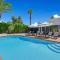 Famous Movie Colony Estate- Casa de Amigos Estate- Ultra Luxe, Pool, Spa, Firepit 4bd, 3.5bth