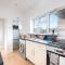 OnSiteStays - Cosy 2-Bedroom Apartment with Private Entrance & Long Stay Prices