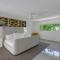 Ultra-Chic LUXE Mid-Century Estate- Resort Like Pool, Spa, Firepit, Outdoor Kitchen 3BED/3BATH