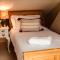 Central Bakewell Stylish Duplex for 5