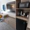 Holiday Inn Express & Suites - Huntsville Airport by IHG