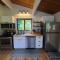 A Restful Studio Near a Creek and Forest - Pet Friendly - Роузберг