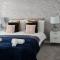 SHM Stays Leicester. Newly Renovated!! 15 min drive from City Centre, University. 9 min Drive to Leicester City Stadium, 5 min drive to M1 & M69. 2 min walk to bus stop. - 莱斯特