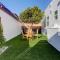 Lovely White Beach House - Redondo Beach