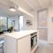 Modern, Bright & Central 1-Bed Downtown Apt close to Rogers Arena