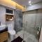 BGC Rustic-Themed Loft w/ Pool View 200MBPS - مانيلا