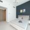 Stylish Space with Balcony Facing The Marina! - Dubai