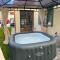 4YOUnic Glonn1 * Boxspring * Jacuzzi * Netflix*65“ - Glonn