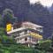 Young Monk Hostel & Cafe Jibhi