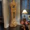 The vampires den, downtown big house, pets ok