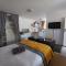NoulAnouks Corner - Peaceful Blouberg Studio