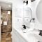 Apres Chalet Retreat~ Hot Tub~ Relax Away Cottage~