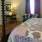 Charred Oaks Inn - Versailles