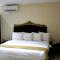 Ellyxville Hotel