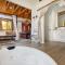 Harem Cottage Gembrook - Spa Bath & Wood Fireplace