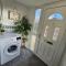 Large Stylish 2 Bedroom Apartment Stevenage Sleep 6 - 斯蒂夫尼奇