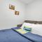 Modern 1 Bedroom + Den in Cambridge