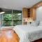 Casa Creekside - Walk to Gondola, Shops, lakes!