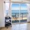 Beachfront, sun, sand & fun - Cozy 1 Bdr Apt