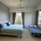 By The Sea Beach Front Apartment - 峇都丁宜