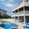 OS2E, Simply A-Mazzing- Oceanside, Dogs Welcome, Private Pool, 800 ft to Beach Access - كورولا