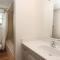 Oceanside, Private Pool, Screened Porch, Close to Beach Access, OS3H, Brigadune