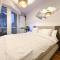 Luxurious Apartment in City-Center with Balcony, Free Parking