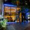 Howard Johnson La Cañada Hotel & Suites