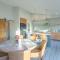 Quiet & Warm House Parking Sleeps 7, 19 mins from CHC airport