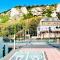 Flat 4 Marine Parade House, 1 East Cliff- Next to Dover Port, White Cliffs, Beach, Castle