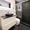 Luxurious Apartment in City-Center with Balcony, Free Parking