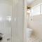 Fuller Holidays - Belongil Beachside Cottage