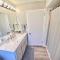 Cozy Neutral Farmhouse, Coffee provided, Relaxation optional