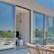 Seaview Luxury Villa Jacuzzi & Pool! 2 Min Beach