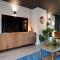 Spacious & Chic House in Center