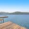 Summit Lake Guesthouse