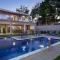 Kalug - Casa espaçosa com 4 quartos, Piscina Privativa, Área gourmet, Garagem e Máquina de lavar
